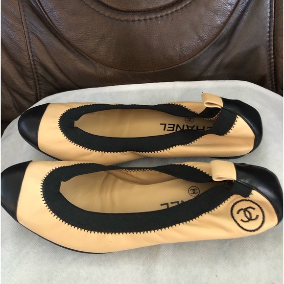 NEW Authentic Chanel Ballet Flats, size 37 - Picture 2 of 7